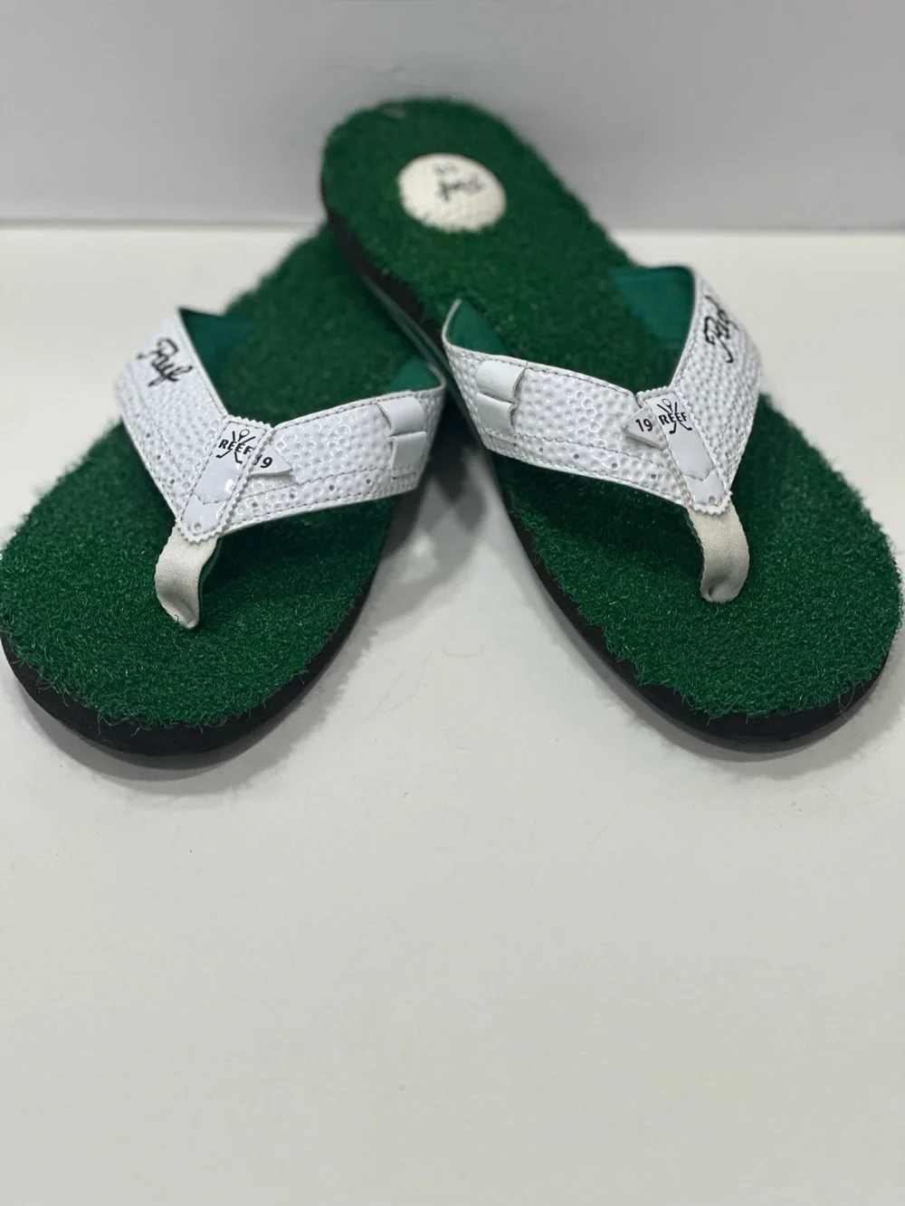 Reef Mulligan Mens Golf Flip Flops  Green Grass  Bottle Opener 19th Hole Sz 10
